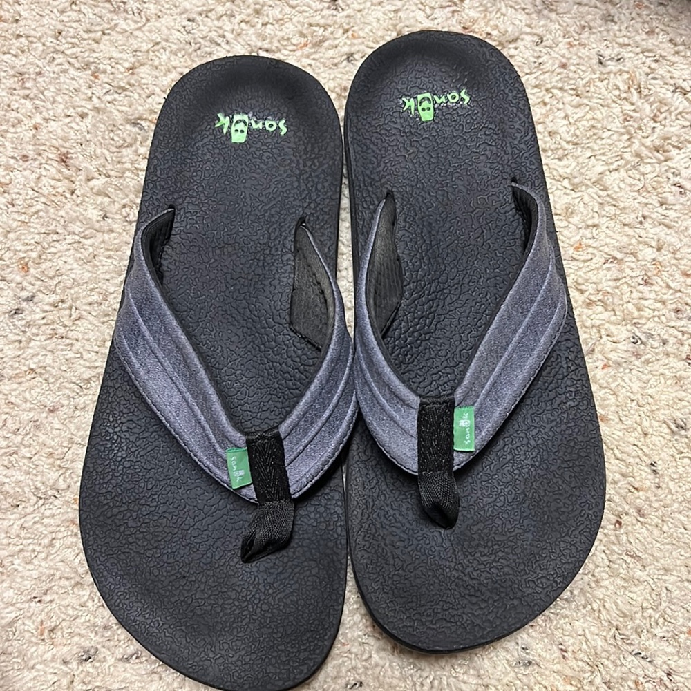 Sanuk Flip Flops